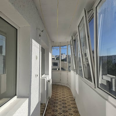 Location d’un appartement confortable de 3 pièces, 75 m², dans le quartier Zona Stadion, Constanța, Roumanie